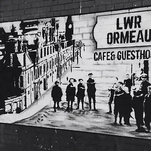 **** Pensión Lwr Ormeau Reino Unido